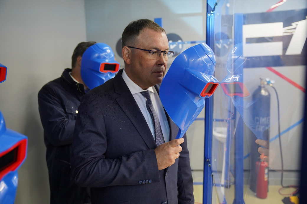 Фестиваль «СибГИУФЕСТ» в Новокузнецке знакомит молодежь Кузбасса с перспективными инженерными профессиями Фестиваль «СибГИУФЕСТ» в Новокузнецке знакомит молодежь Кузбасса с перспективными инженерными профессиями