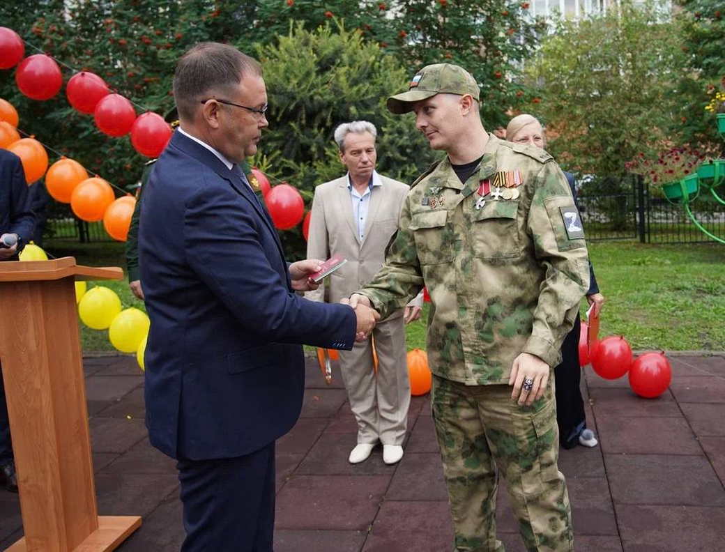 Илья Середюк поздравил кузбасских школьников с началом учебного года Илья Середюк поздравил кузбасских школьников с началом учебного года