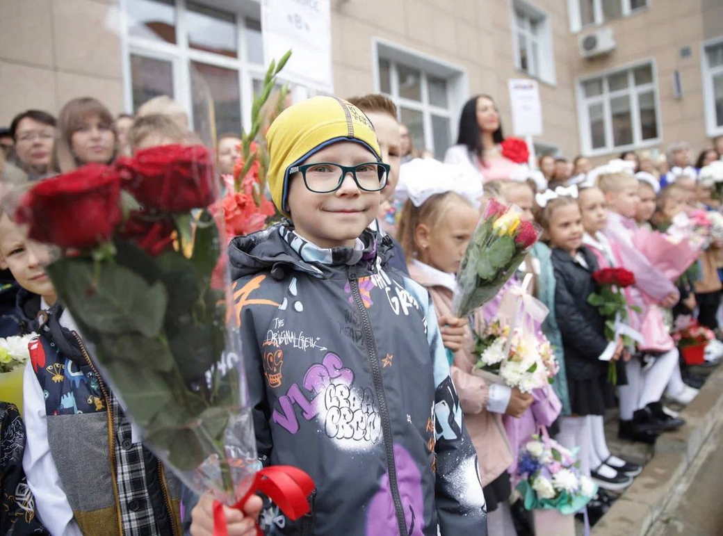 Илья Середюк поздравил кузбасских школьников с началом учебного года Илья Середюк поздравил кузбасских школьников с началом учебного года