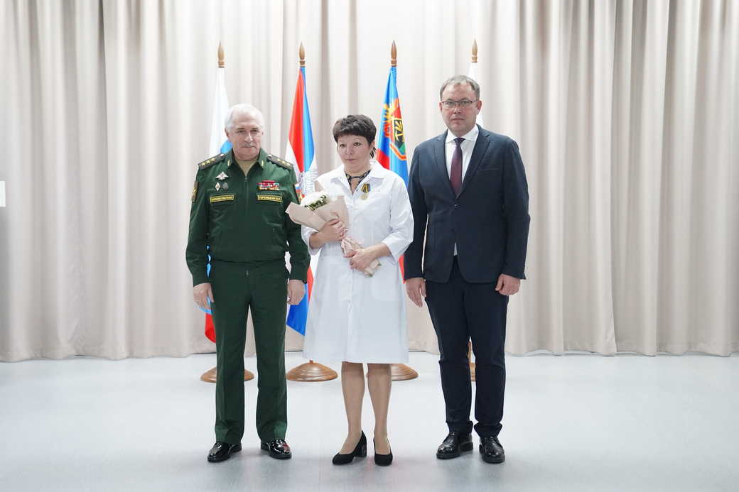 Заместитель Министра обороны РФ Виктор Горемыкин и губернатор Кузбасса Илья Середюк навестили бойцов СВО, проходящих лечение и реабилитацию Заместитель Министра обороны РФ Виктор Горемыкин и губернатор Кузбасса Илья Середюк навестили бойцов СВО, проходящих лечение и реабилитацию