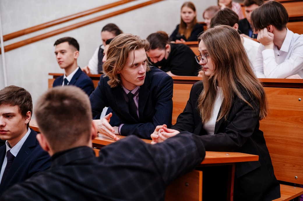 На «Уроке цифры» кузбасским школьникам рассказали об искусственном интеллекте в городских сервисах