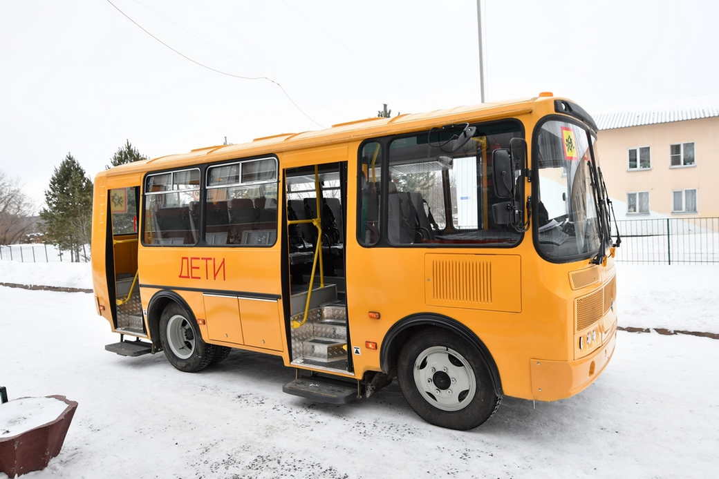 В Кузбасс поступили 50 новых школьных автобусов В Кузбасс поступили 50 новых школьных автобусов
