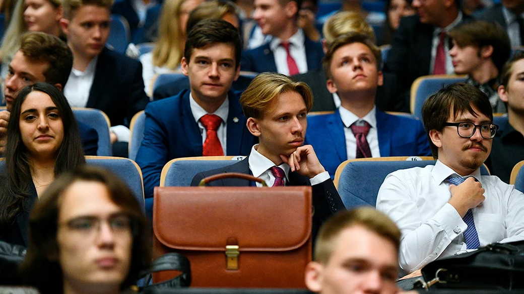Эксперт Илюхин: в вузах РФ платно учатся в основном гуманитарии