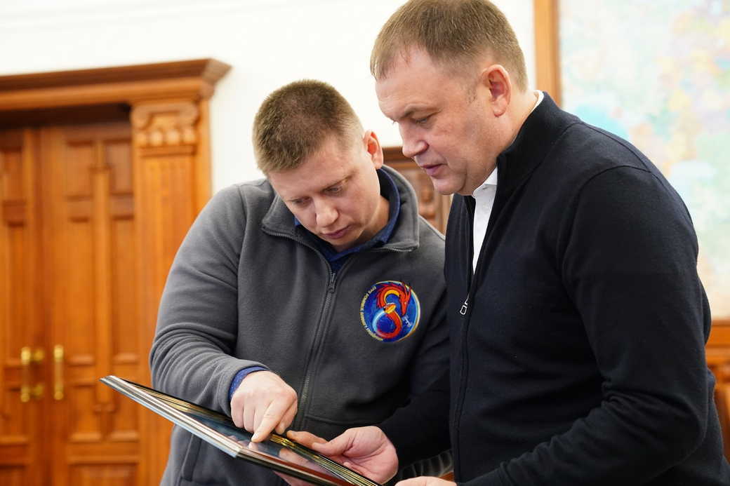 Илья Середюк: школе №4 в Мысках будет присвоено имя космонавта Александра Гребенкина Илья Середюк: школе №4 в Мысках будет присвоено имя космонавта Александра Гребенкина