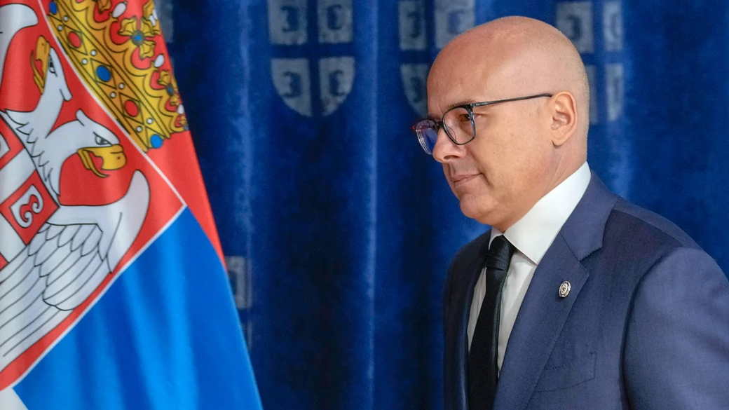Премьер Сербии подал в отставку