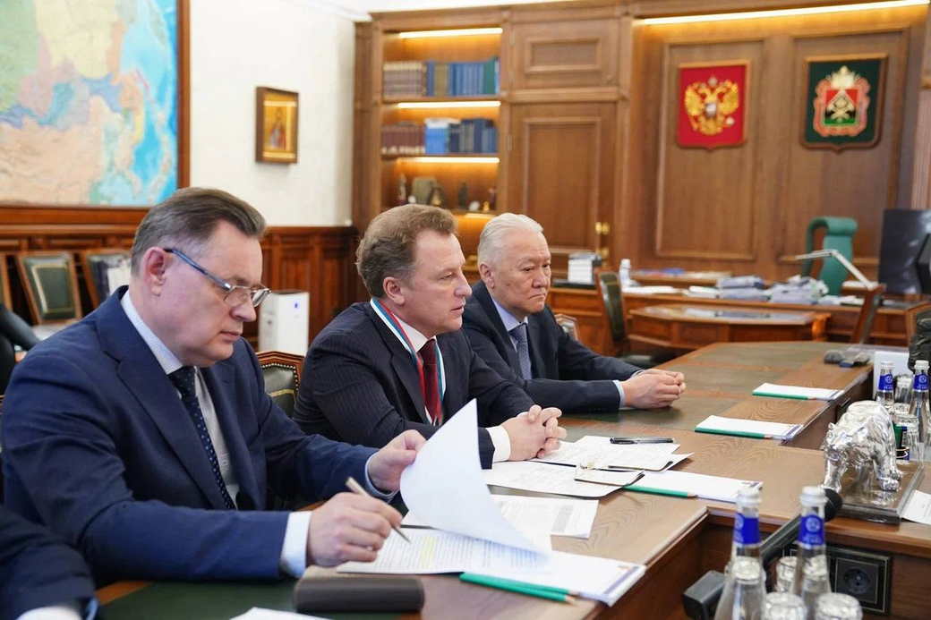Илья Середюк провел встречу с генеральным директором «Газпром трансгаз Томск» Владиславом Бородиным