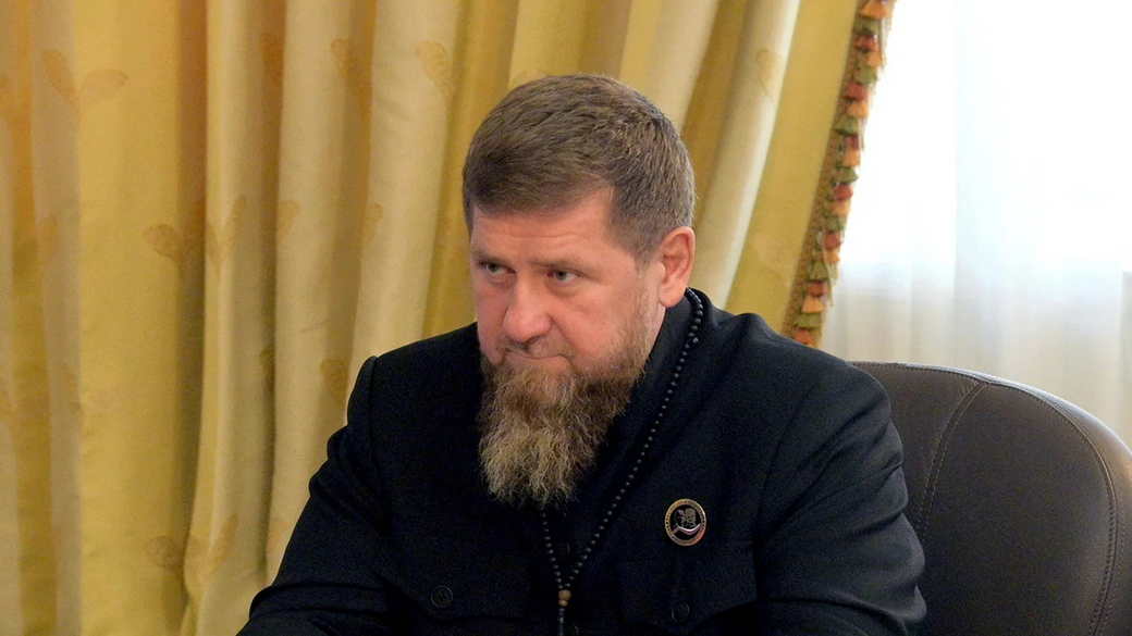 Кадыров показал двух пленных солдат ВСУ и призвал украинцев сдаться