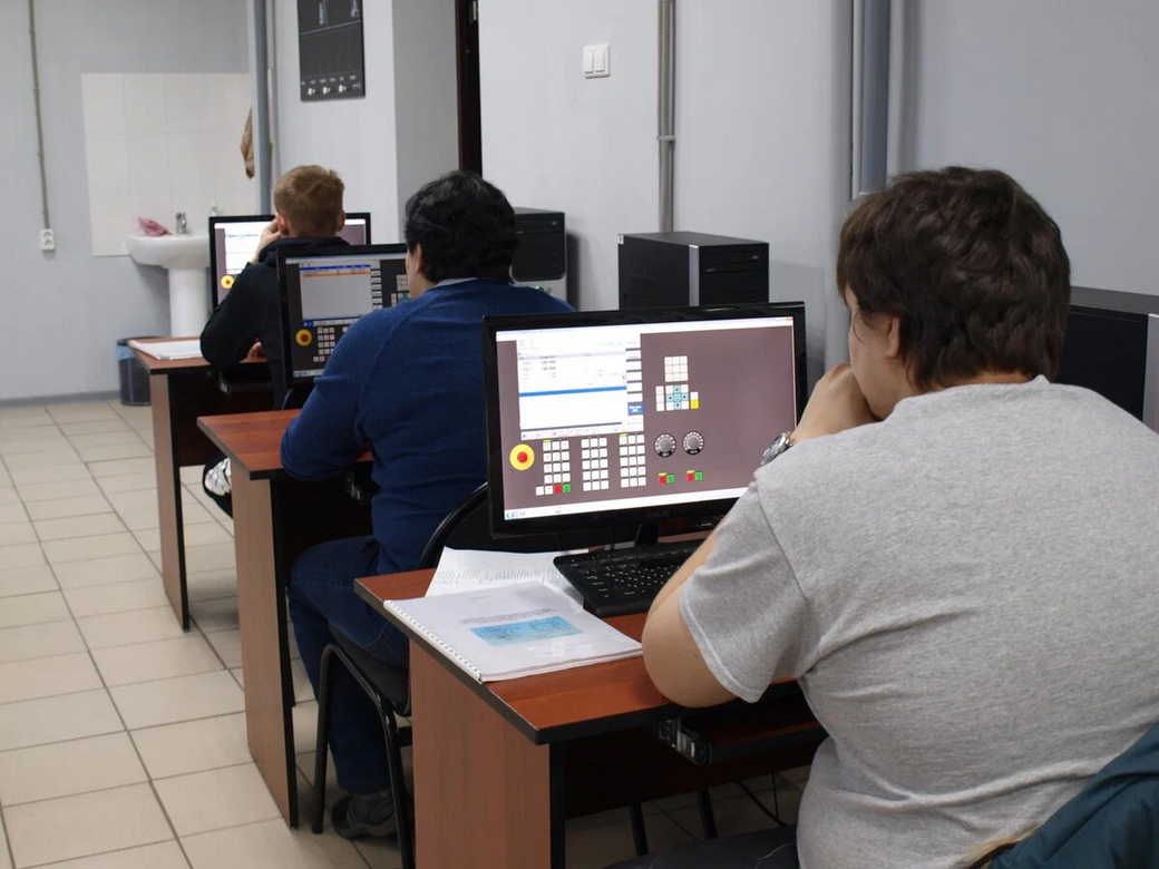 Более 5,6 тысячи кузбассовцев бесплатно освоили новые профессии или повысили квалификацию в 2024 году Более 5,6 тысячи кузбассовцев бесплатно освоили новые профессии или повысили квалификацию в 2024 году
