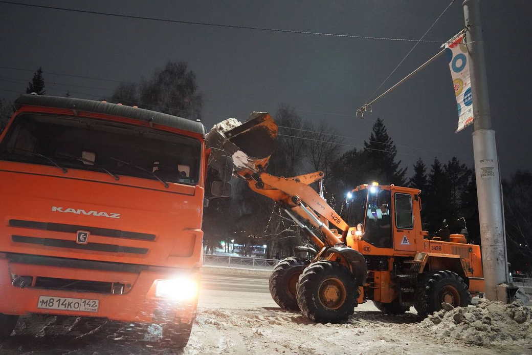 С начала зимнего сезона с дорог Кузбасса вывезено более 2,3 млн кубометров снега С начала зимнего сезона с дорог Кузбасса вывезено более 2,3 млн кубометров снега
