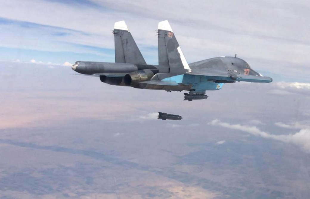 Сброс бомбы истребителем Су-34 со сверхмалой высоты попал на видео наёмника ВСУ