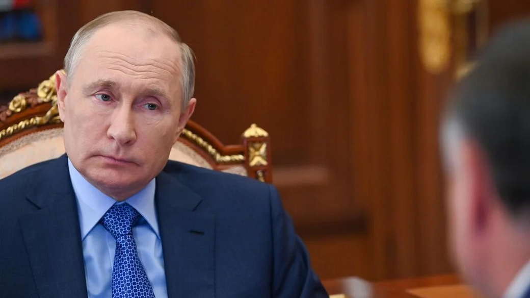 Путин поручил установить саркофаг на затонувший в Черном море танкер