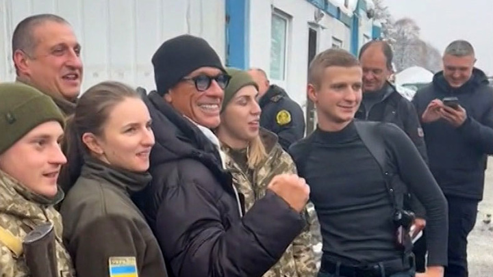 В Госдуме отреагировали на желание Ван Дамма приехать в Россию В Госдуме отреагировали на желание Ван Дамма приехать в Россию