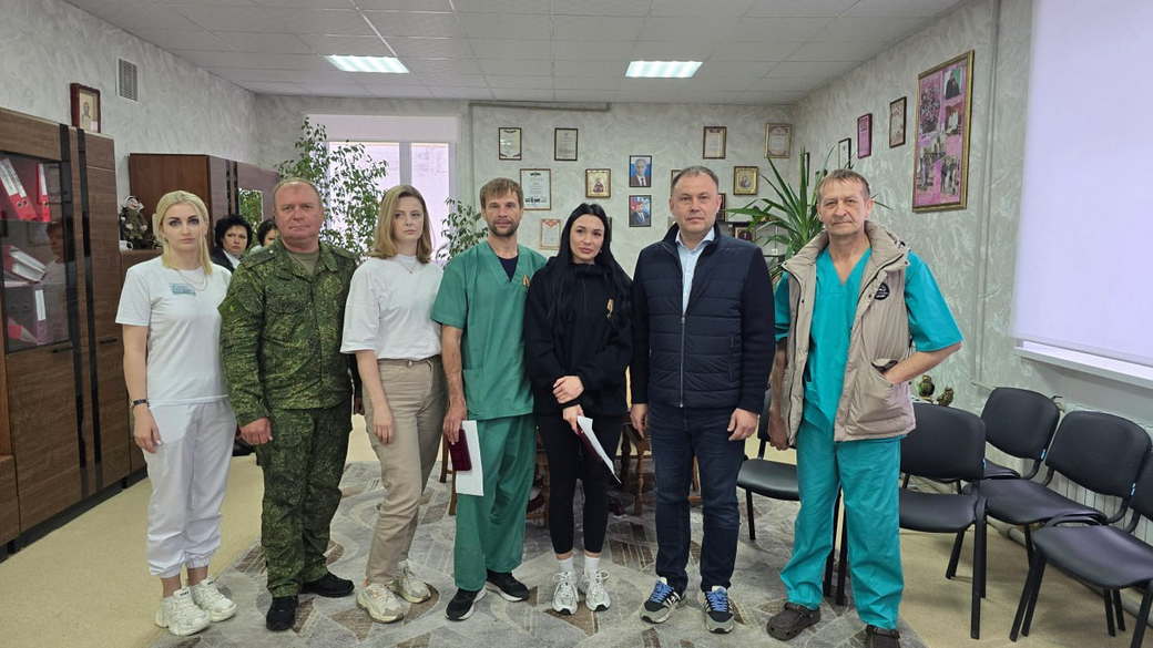 Илья Середюк пообщался с кузбасскими медиками, которые работают в больнице Горловки