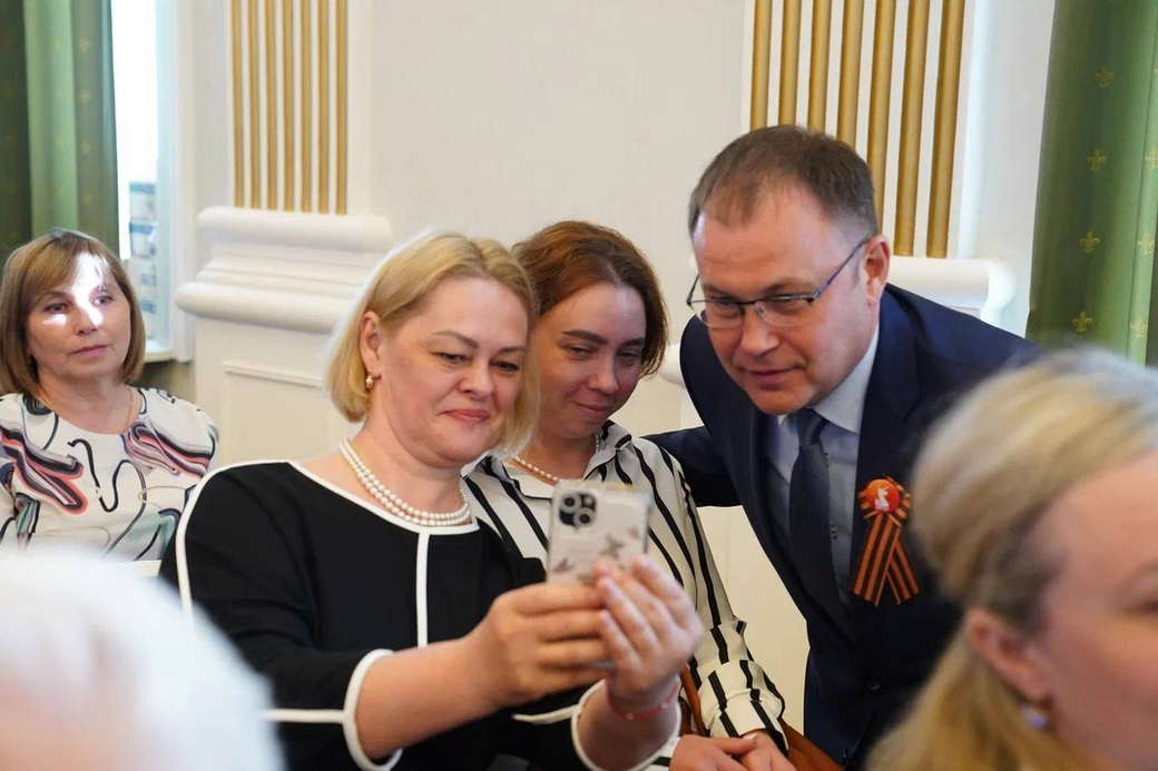 Губернатор Илья Середюк наградил медицинских работников Кузбасса
