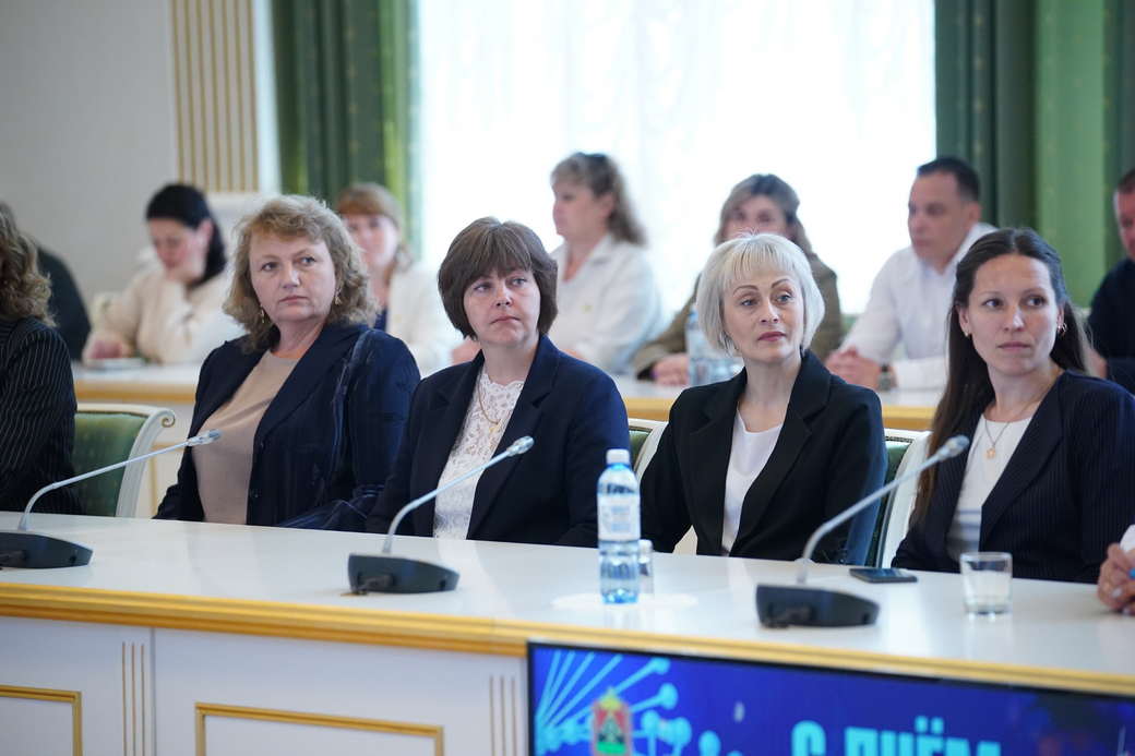 Работники химической отрасли Кузбасса отмечены наградами Работники химической отрасли Кузбасса отмечены наградами