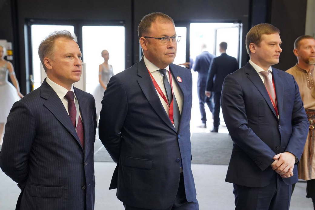 Илья Середюк принял участие в открытии стенда «Большая Сибирь» на ПМЭФ