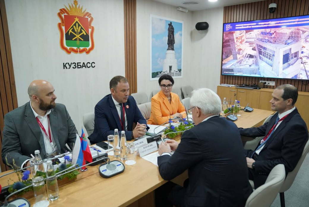 Губернатор Илья Середюк обсудил с руководством ПАО «КАМАЗ» планы по обновлению автобусного парка Кузбасса