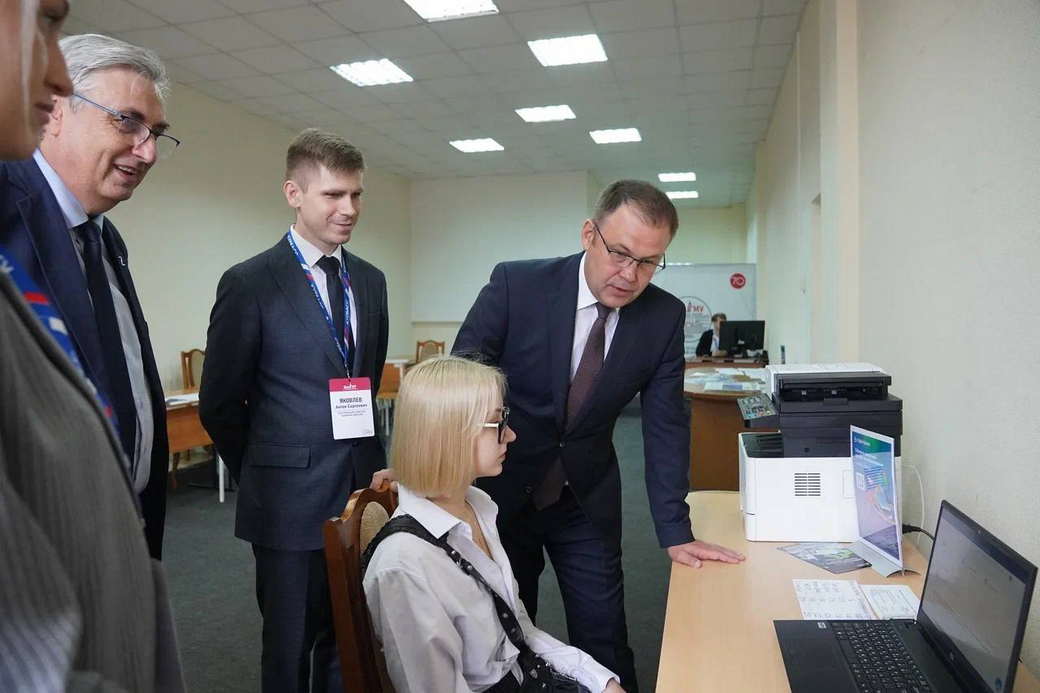Илья Середюк поздравил выпускников Кемеровского медуниверситета с получением дипломов и пригласил их работать в больницы Кузбасса