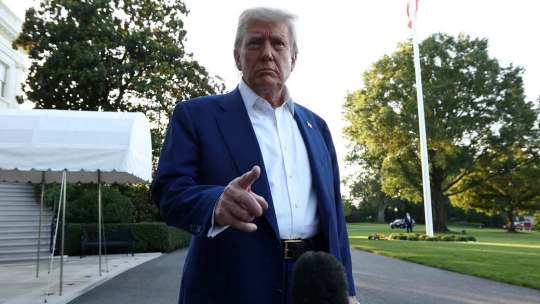 Трамп заявил, что в среду подписал торговую сделку с Китаем Трамп заявил, что в среду подписал торговую сделку с Китаем