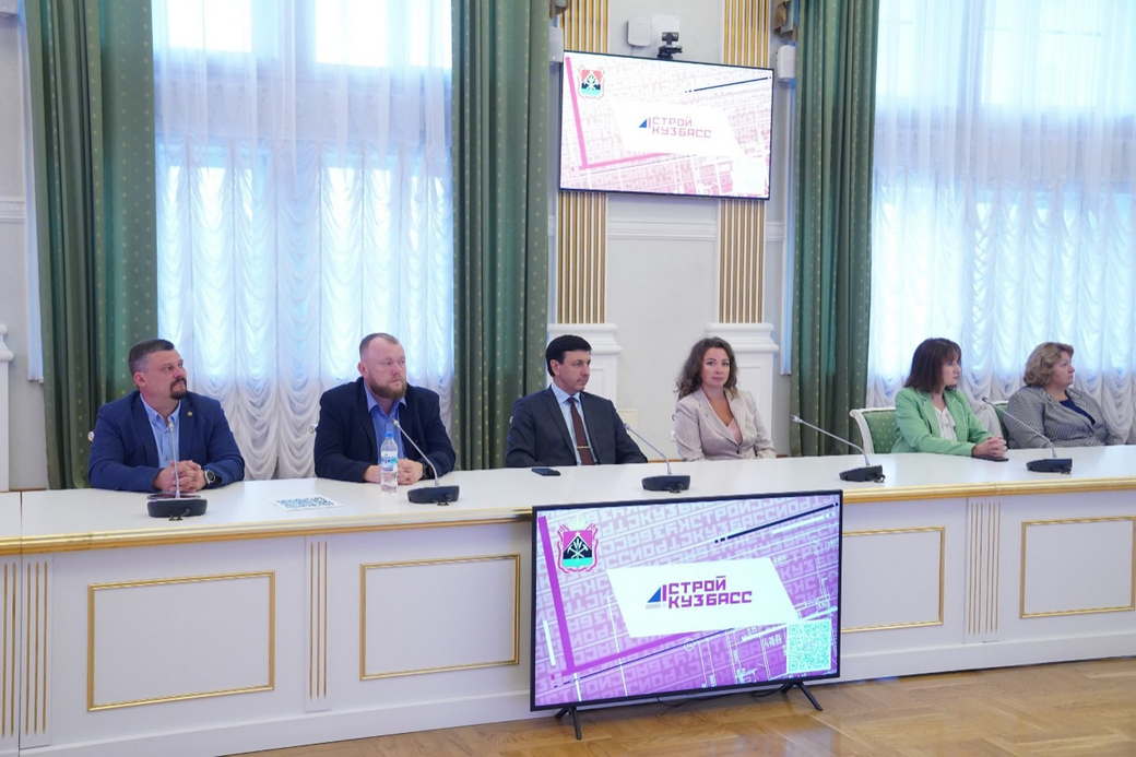 Работники строительной отрасли Кузбасса отмечены федеральными и региональными наградами Работники строительной отрасли Кузбасса отмечены федеральными и региональными наградами