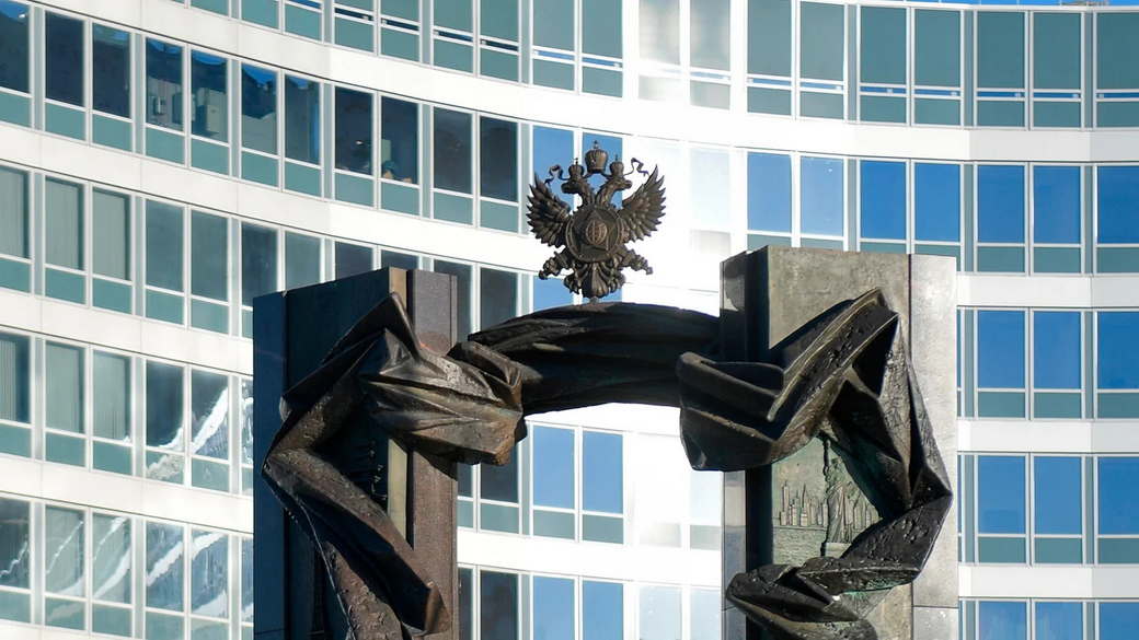 Украина «заметает под ковер» неудобные для себя эпизоды, заявили в СВР