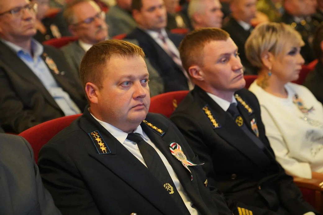 Илья Середюк поздравил ветеранов и действующих работников угольной отрасли Прокопьевска Илья Середюк поздравил ветеранов и действующих работников угольной отрасли Прокопьевска