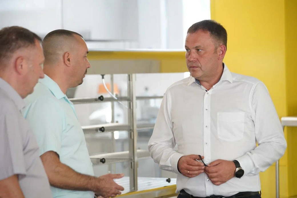 Илья Середюк осмотрел новую школу в Новокузнецком округе