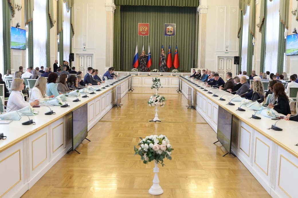 В преддверии профессионального праздника в Кузбассе наградили работников нефтяной и газовой промышленности