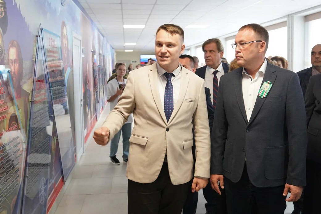 Илья Середюк проверил готовность обновленной по нацпроекту прокопьевской школы №14 к приему учеников