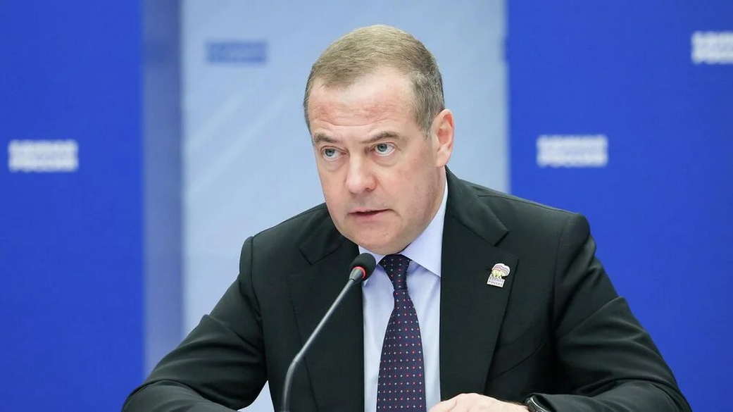Медведев: введение бесполетной зоны над Украиной будет означать войну