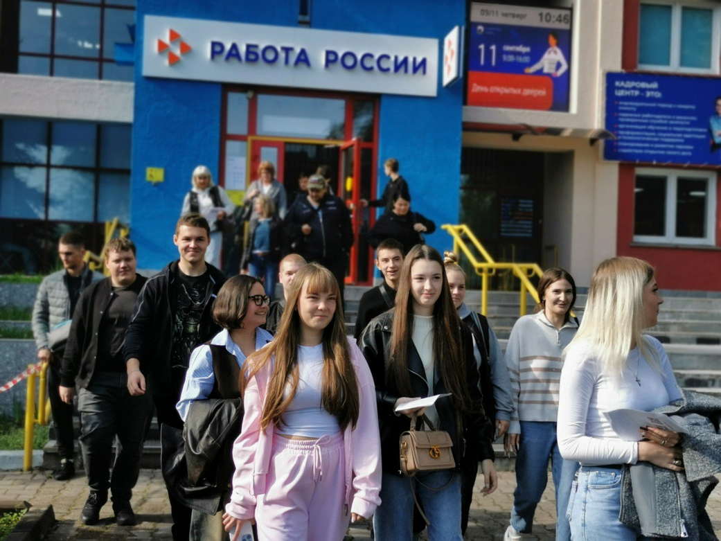 Губернатор Илья Середюк: 18 540 молодых специалистов, выпустившихся в этом году, трудоустроились в Кузбассе Губернатор Илья Середюк: 18 540 молодых специалистов, выпустившихся в этом году, трудоустроились в Кузбассе