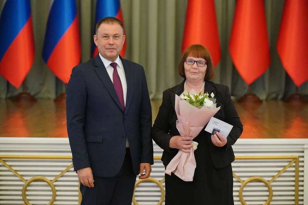 Губернатор Кузбасса Илья Середюк провел торжественный прием в честь Дня учителя Губернатор Кузбасса Илья Середюк провел торжественный прием в честь Дня учителя