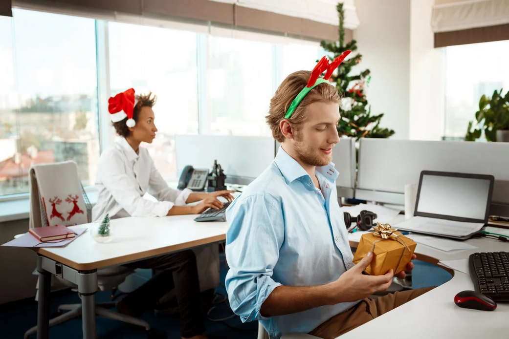 SuperJob: новогодние каникулы невыгодно продлевать за счет отпуска SuperJob: новогодние каникулы невыгодно продлевать за счет отпуска