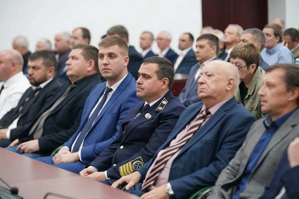 Губернатор Кузбасса Илья Середюк обсудил с угольщиками, представителями надзорных органов и профсоюзов безопасность труда на предприятиях