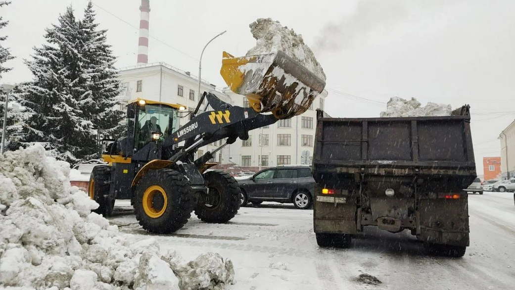 Более 5 тысяч кубометров снега вывезли коммунальные службы региона после первых снегопадов