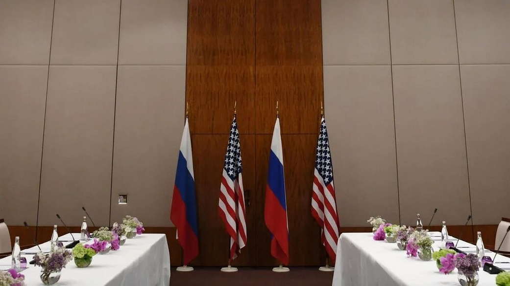 Встречу Путина и Трампа отложили на какое-то время, заявил Ушаков