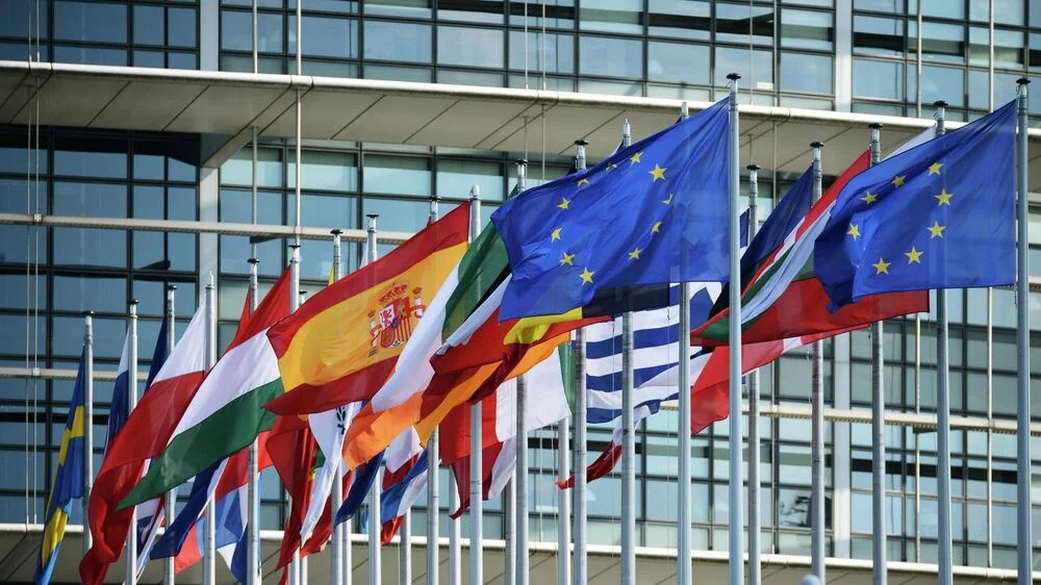 Эксперт: замороженные активы РФ приведут к расколу ЕС и США