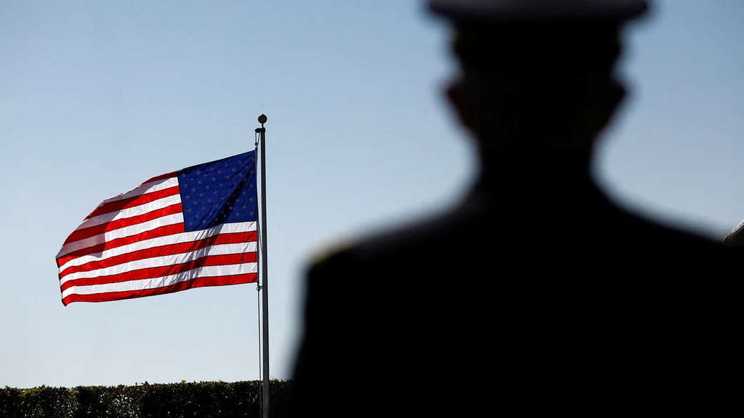 США полностью запретили въезд граждан семи стран