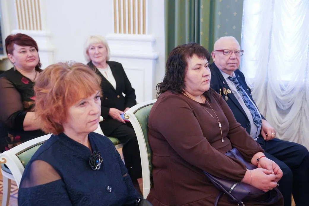 Губернатор Илья Середюк наградил активистов общественного самоуправления Кузбасса