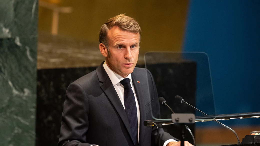 Макрон призвал власти Сирии прекратить атаки на курдов из СДС