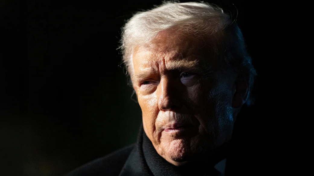 СМИ: спецслужбы США засекли «необычный» разговор приближенного Трампа