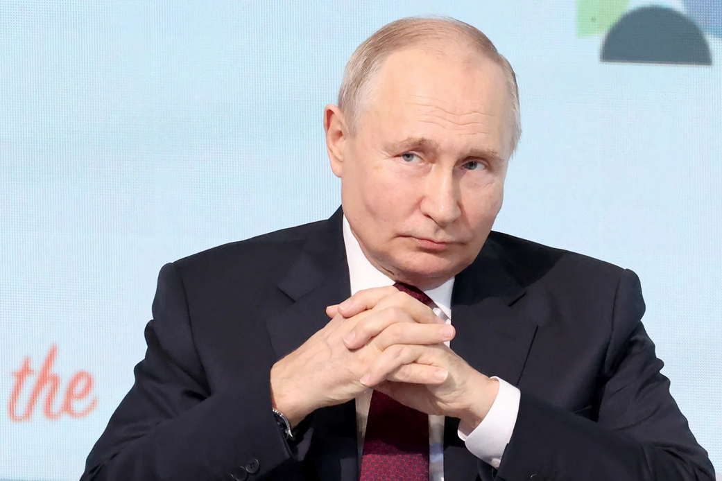 Путин оценил реконструкцию киностудии имени Горького