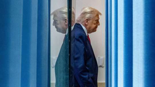 Politico: жесткая риторика и стягивание сил в Персидский залив могут загнать Трампа в угол