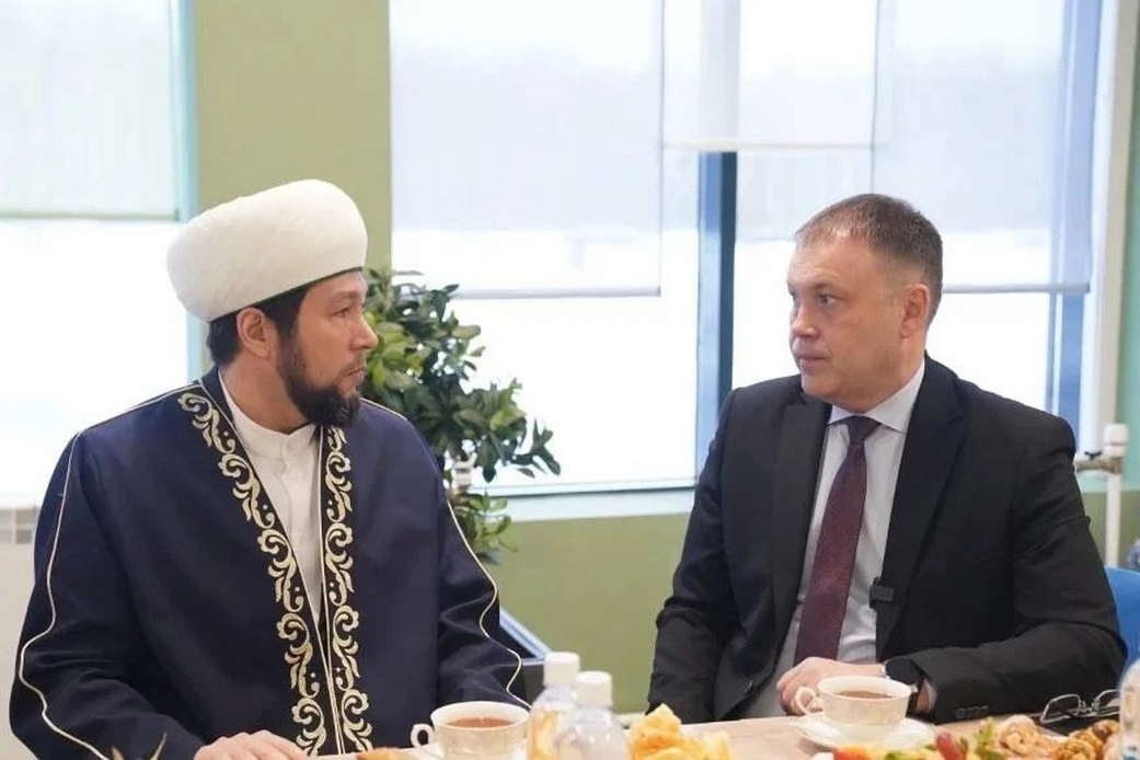 Илья Середюк поздравил мусульман Кузбасса с праздником Ураза-байрам Илья Середюк поздравил мусульман Кузбасса с праздником Ураза-байрам