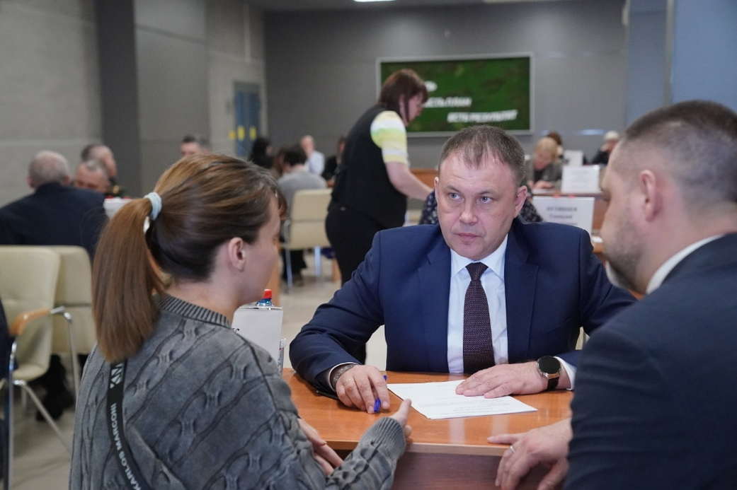 Илья Середюк провел в Белове прием участников спецоперации и членов их семей Илья Середюк провел в Белове прием участников спецоперации и членов их семей