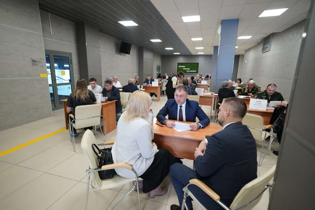 Илья Середюк провел в Белове прием участников спецоперации и членов их семей Илья Середюк провел в Белове прием участников спецоперации и членов их семей