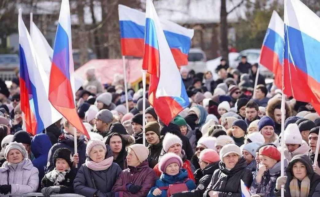 Кузбасс празднует годовщину воссоединения Крыма с Россией Кузбасс празднует годовщину воссоединения Крыма с Россией
