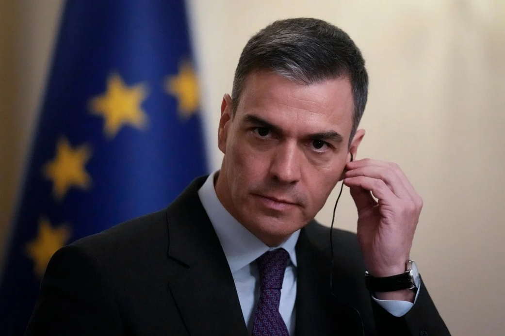 Иран поблагодарил премьера Испании портретами на ракетах