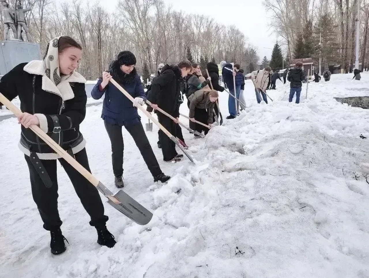 Илья Середюк: почти 80 тысяч человек приняли участие в первом Всекузбасском субботнике Илья Середюк: почти 80 тысяч человек приняли участие в первом Всекузбасском субботнике