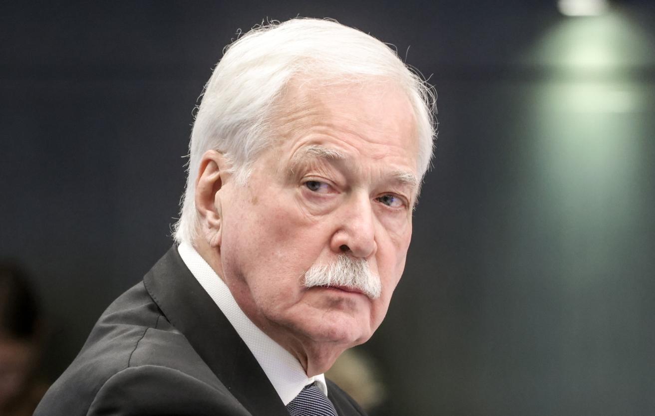 Европа открыто готовится к масштабному военному конфликту, заявил Грызлов